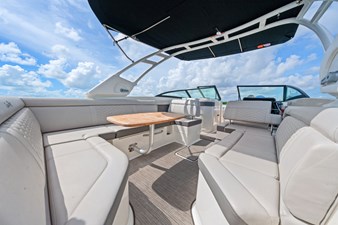 Sea Ray SDX 270 Outboard 16 17