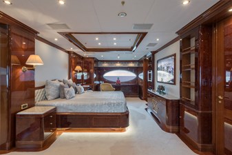 RHINO 19 20. Rhino guest cabin