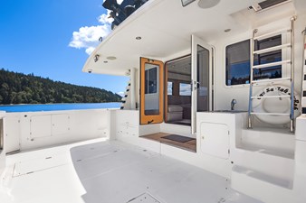 QUE SA-RAH SA-RAH 43 Aft Deck