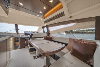 Azimut 82 