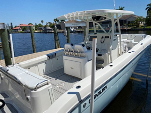 2015 Century 3200 Center Console 18 19