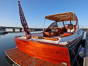 ZIG ZIG 21 ZIG ZIG, Able Wolf Class 44: Transom