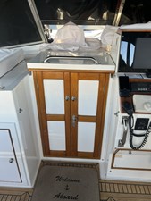 LIO KAI 43 Companionway