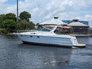 NONSENSE 14 2000-tiara-yachts-3500-express-power-9403889-20240524124945023-1_XLARGE