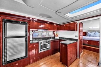 Sea Ray 500 Sundancer 18 Sea Ray Sundancer 500 _ Interior-10