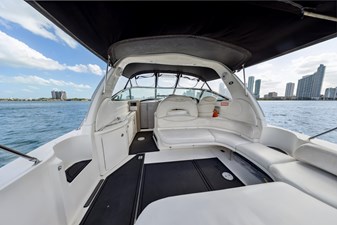 Sea Ray 380 Sundancer 23 HighRes-23