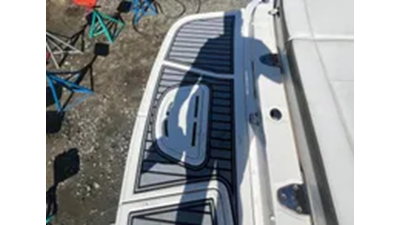 2013 Sea Ray 240 Sundeck 27 