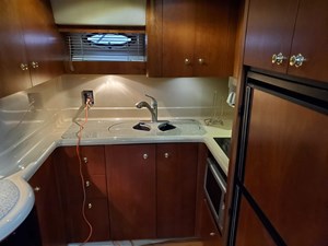 2002 Cruisers Yachts 4270 Express 8 