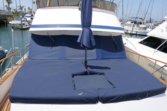 LOVE U 2 49 Foredeck