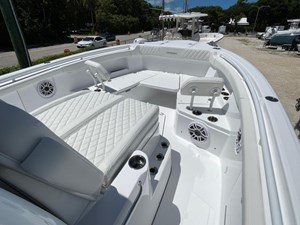 2025 Everglades 315CC 28 
