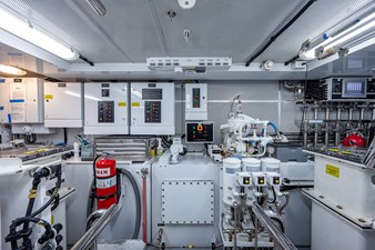 MISSING LINK 76 Engine Room
