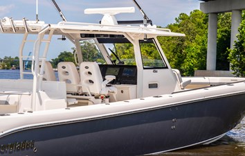 2018 Everglades 435 Center Console 8 