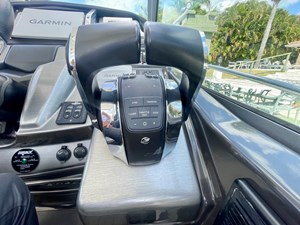 - 23 24_2016 33 Monterey 335 Sport Yacht