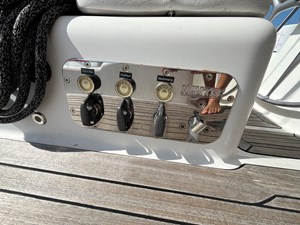 WEATHERLY 10 Navtec hydraulic panel