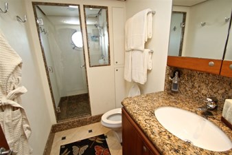 Impetus 35 Skylounge Head