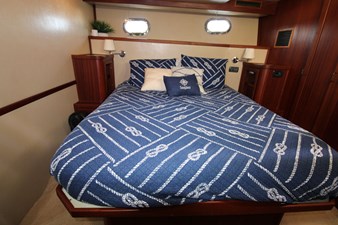 SEAGLASS 33 2006 American Tug 41: Master Stateroom 