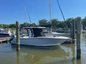 2023 Robalo R270 1 