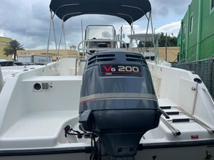 2004 Century 2300 Center Console 9 