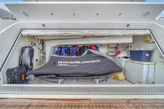 95 Raised Pilothouse 105 95' Azimut-74