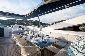 SOULMATE 26 Soulmate DL34 Sundeck dining
