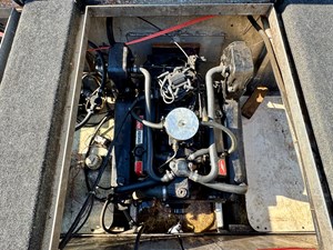 77 Sumerset 14 x 58 Aluminum Hull with Catwalks 73 