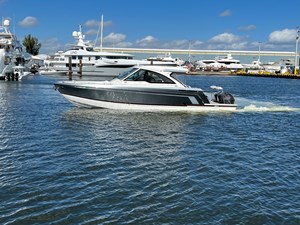 - 3 4_2021 38' Formula Super Sport Crossover OB