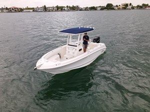 2015 Boston Whaler 220 Outrage 4 