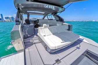 Cruisers Yachts 42 GLS OB 37 42' Yacht Cruisers GLS-37