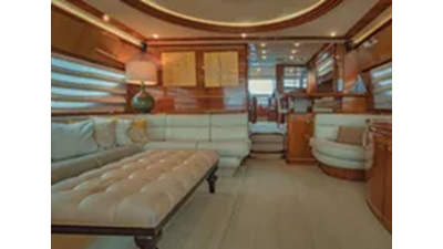 2004 Ferretti Yachts 810 8 