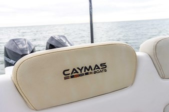 28' Caymas 281HB Center Console 48 