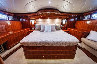 SOUTHERN BELLE 23 VIP Looking Fwd.