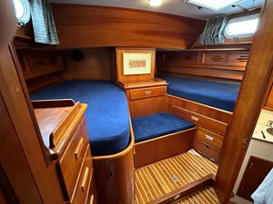 KISMET 31 Owner's Cabin