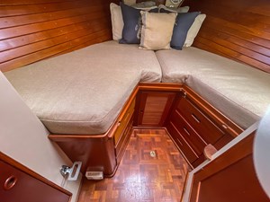 TALLULAH 16 Forward Stateroom V-berth Port