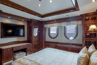 RHINO 15 16. Rhino guest cabin