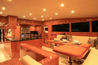 JOHNSON 80' SKYLOUNGE W/HYDRAULIC PLATFORM  3 Forward dining option