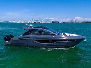 Cruisers Yachts 42 GLS OB 4 42' Yacht Cruisers GLS-4