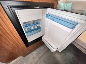 2020 Four Winns Vista 255 17 