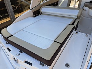 - 23 24_2014 27ft Regal 2700 Bowrider