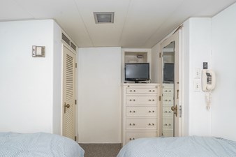 1984 Burger Raised Pilothouse 47 