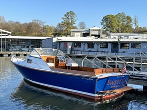 SWEET GAL 1 At Dock