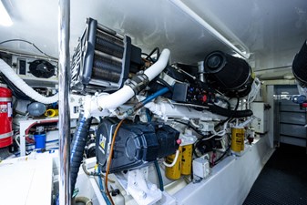 EAGLE'S NEST 85 _forward_stateroom_10