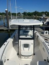 2023 Robalo R270 2 