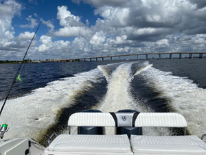 2015 Century 3200 Center Console 12 13