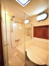 REMEDY 28 Forward Shower 