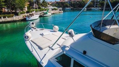 1979 HATTERAS 53 @ Cancun 20 