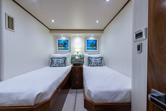 OBSESSION 35 Starboard Guest Twin Cabin 