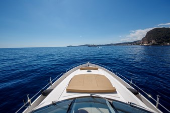 LADY YOUSRA 5 M/Y LADY YOUSRA SUNSEEKER 82 Bow Deck