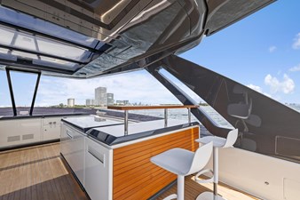 - 25 26_2021 85ft Ferretti Yachts 850