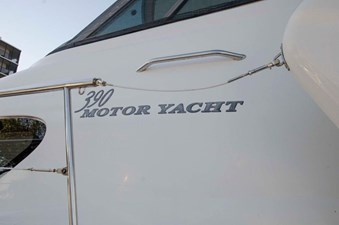 - 1 39-2004-Sea-Ray-Motor-Yacht-04