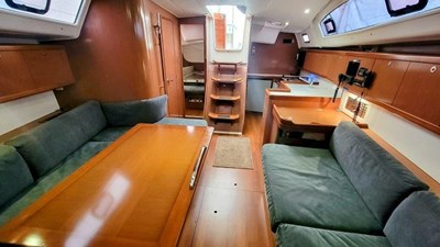 2010 Beneteau 40 21 